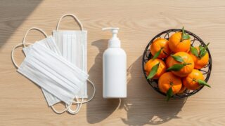 マスクとハンドソープとみかん